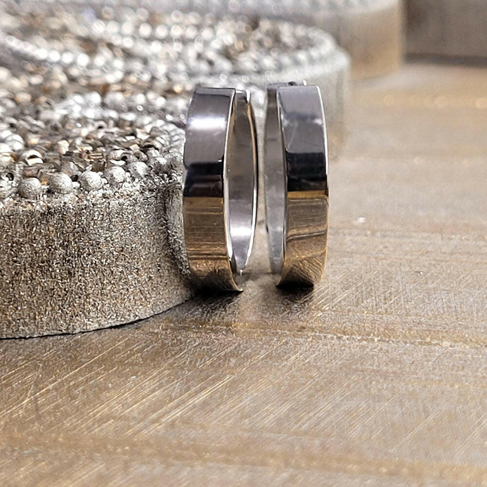 Anya Smooth Hoop Earrings