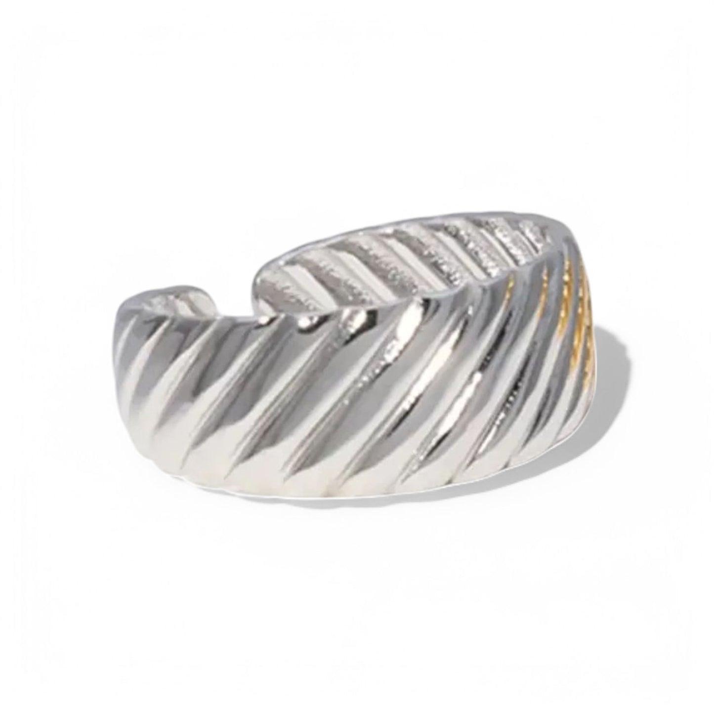 Diagonal Twist Ring