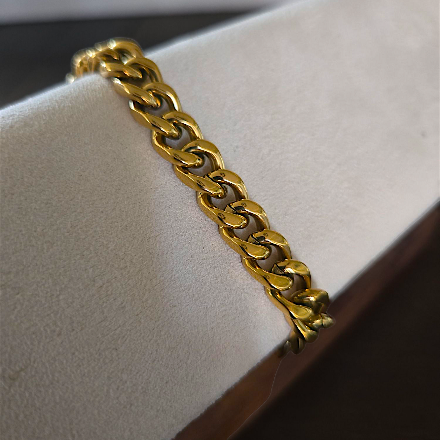 Golden Link Bold Bracelet