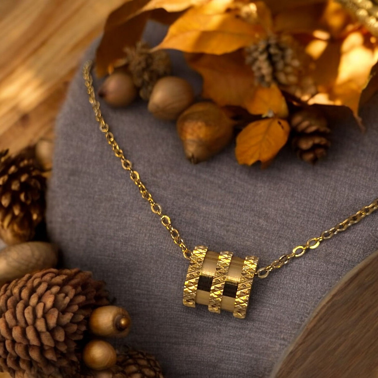 Daphine Barrel Gold Necklace