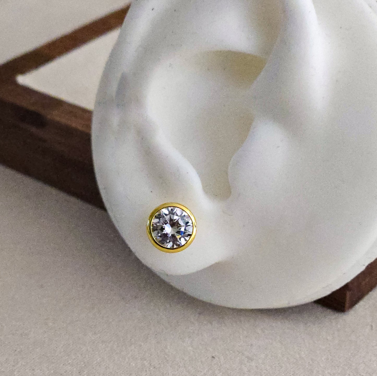 Luxe Bezel Stud Earrrings