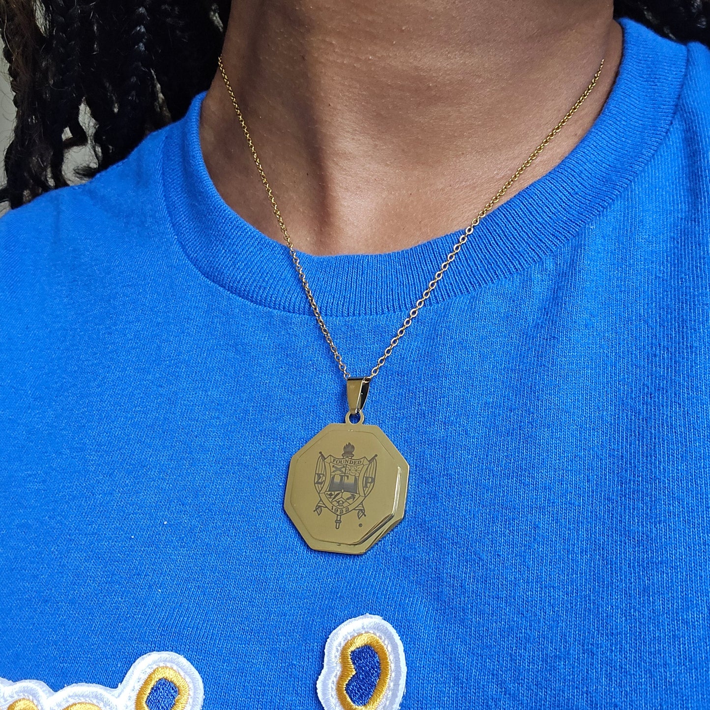 Heritage Crest Pendant Necklace